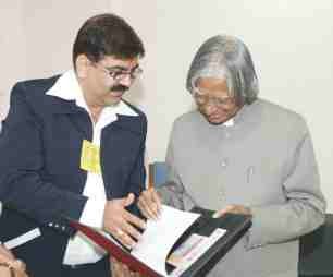 MD Rajesh Bhatt presenting Buildwell's work to Dr. APJ Abdul Kalam